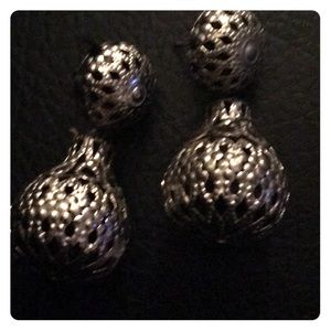 Boho silver filigree tear-drop pierced earrings.